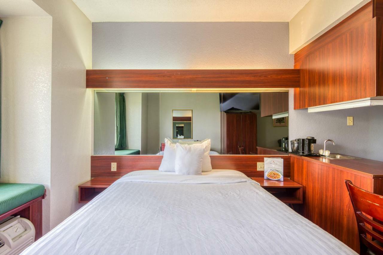 Trident Inn & Suites, Baton Rouge (Adults Only) Prairieville Ngoại thất bức ảnh